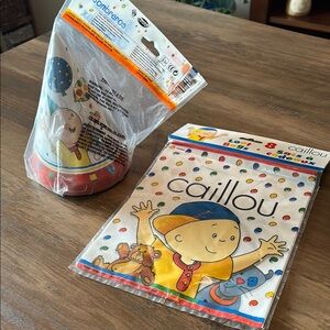 1999-2003 Caillou Party Hats 8 and Loot Bags Set -of 8